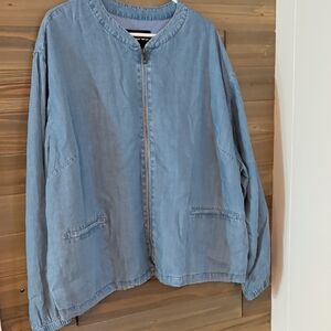 WHO WHAT WEAR Light Wash Denim Zip-Up Jacket